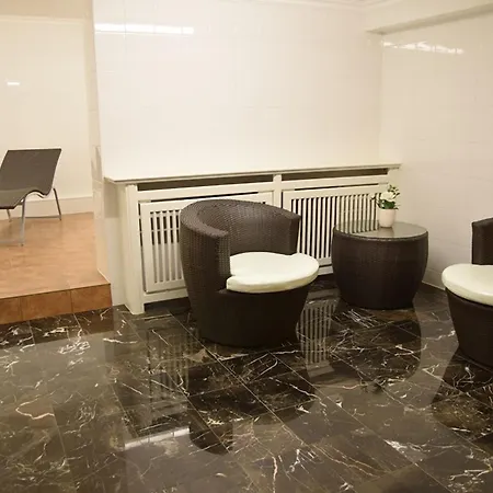 Appartement Kampstrasse 9, W4, Gb3 *