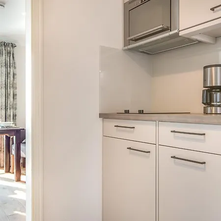 Kampstrasse 9, W4, Gb3 Apartment *